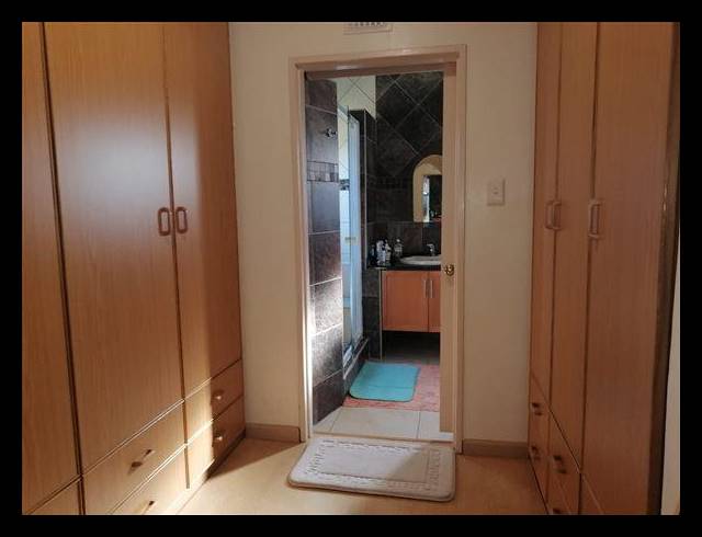 4 BEDROOM HOUSE FOR SALE IN MEER EN SEE